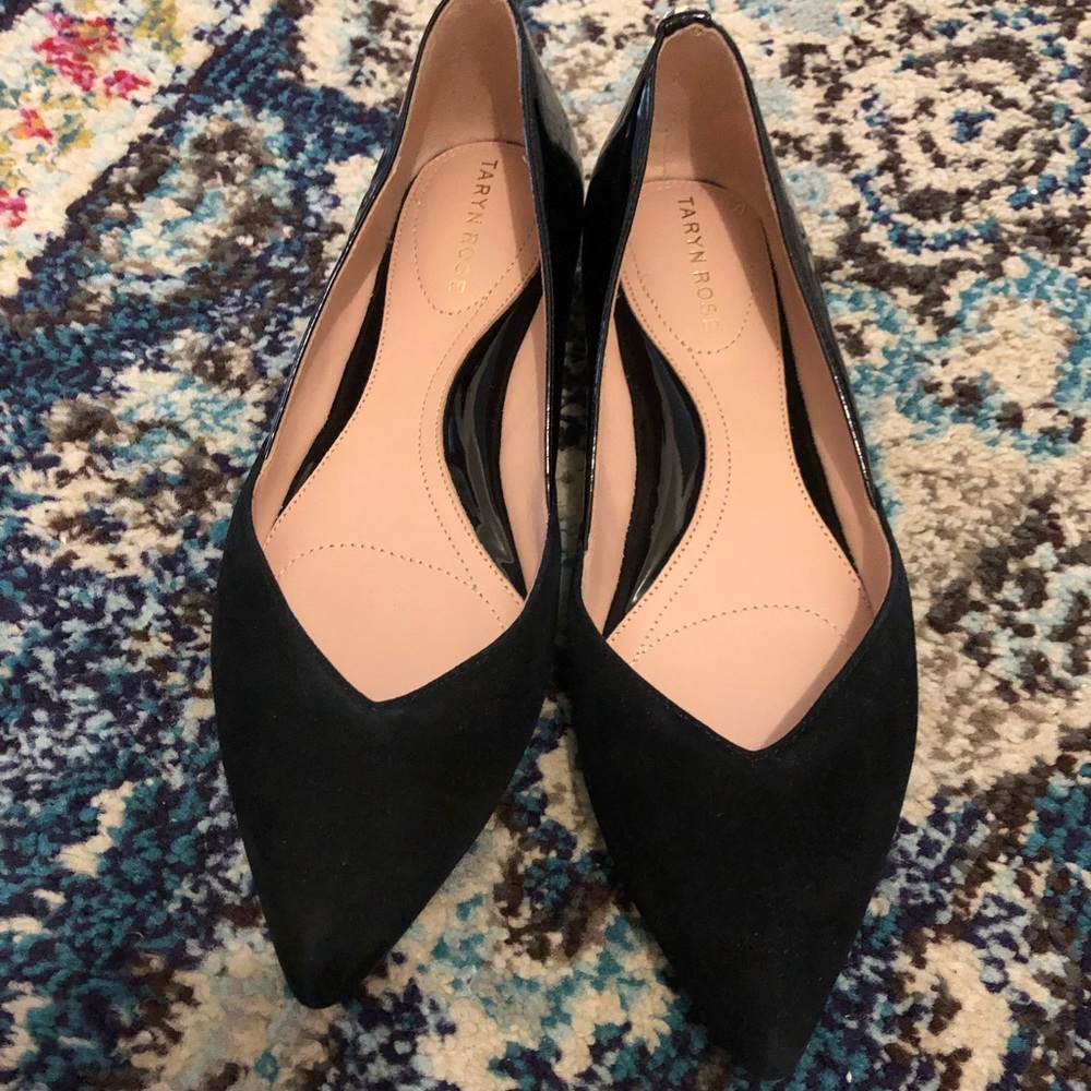 Taryn Rose pointed toe black flats - size 7.5